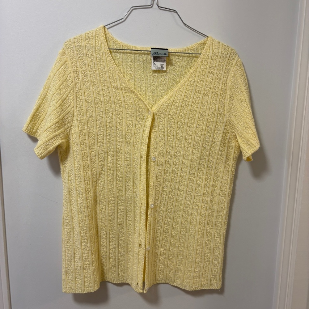 Vintage 70s Buttercream Yellow Pastel Knit Boxy Short sleeve Sweater Blouse